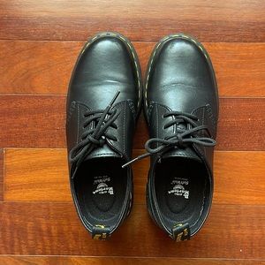 Dr Martens platform oxfords. Size 39. Slight scuffing on toes.